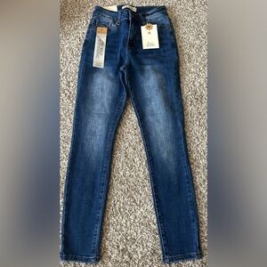 NWT Love Soho Skinny Jeans Women’s Size 5 | Body Shaping Stretch Denim